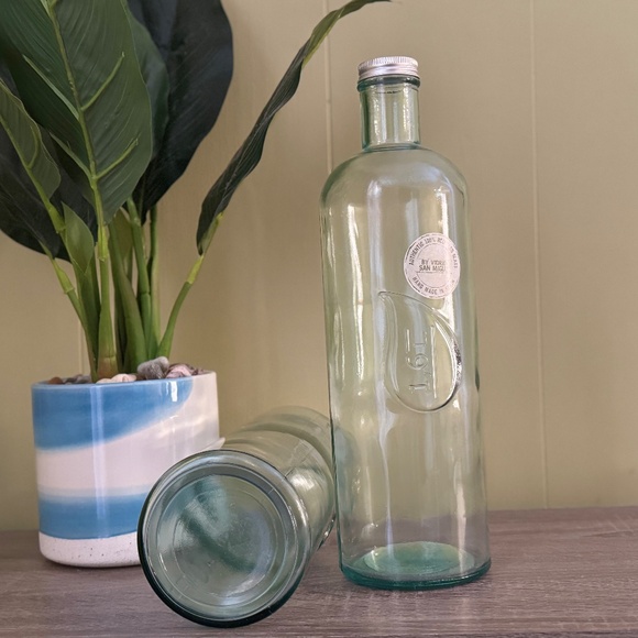 Vidrios San Miguel Recycled Glass Screw Top Bottle Handmade in Spain - Picture 4 of 6